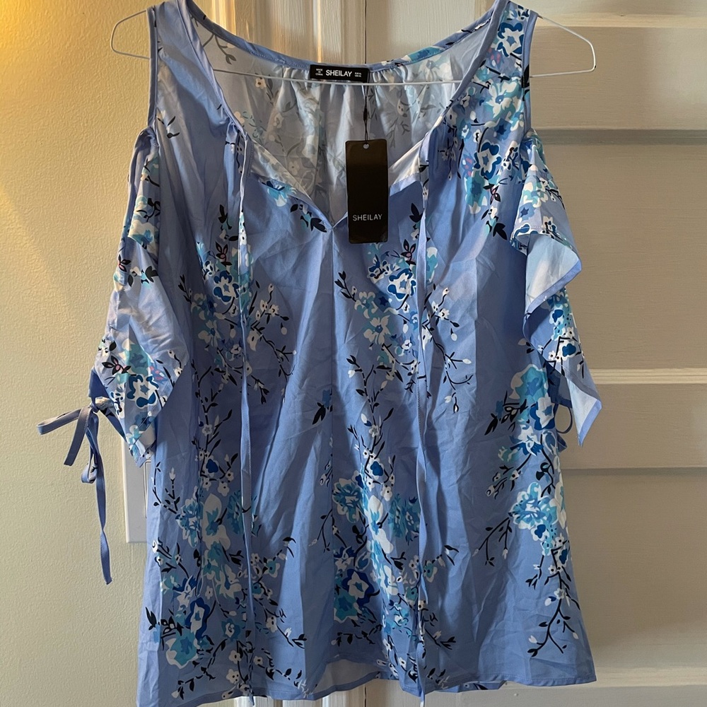 NWT Cold shoulder blouse - Picture 3 of 4